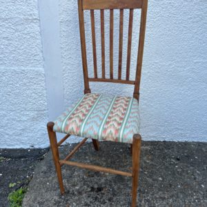 Reupholstered Chair – . / . / Wood / .