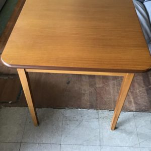 Kitchen Table Medium – . / . / Wood / .