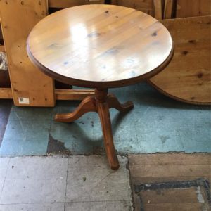 Table Coffee/ Occasional – . / Medium / Wood / Pine