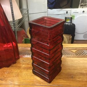 Red Glass Vase Square – . / . / Glass / .