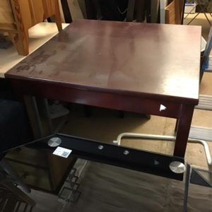 Kitchen Table – medium – . / . / Wood / Dark Brown