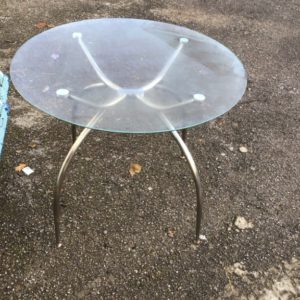 Kitchen Table Medium – . / Medium / Glass and metal / .