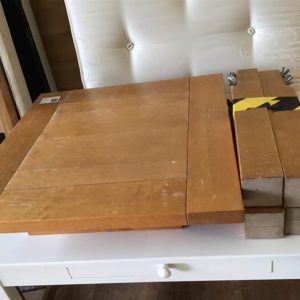 Table Coffee/ Occasional – . / . / Wood / Pine