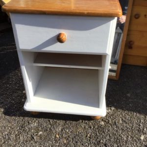 Bedside Cupboard / Table – . / . / Wood / Pink