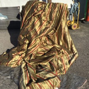 Lined Heavyweight Curtains gold and red
