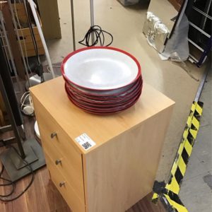 Set of 8 plates