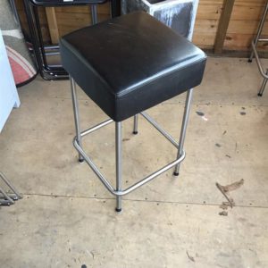 Stool/Pouffe – . / Medium / Leather / Black