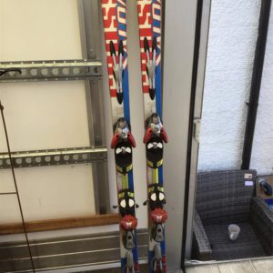 Skis . Salomon