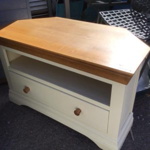 Tv Unit / Hi-Fi Unit