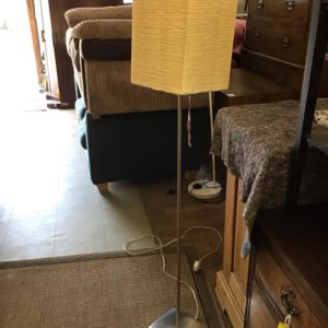 Floor / Tall Lamp – . / . / . / Cream