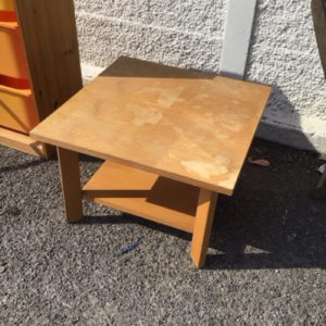 Table Coffee/ Occasional – . / Medium / Wood / Tan
