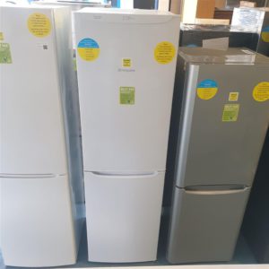 Fridge/Freezer – over 5 ft (2.A) – FF200BLP – Hotpoint / . / . / .