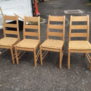 Chair Dining/ Kitchen – . / . / Wood / Tan