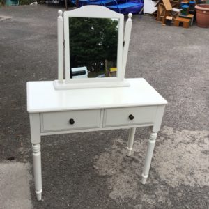 Dressing Table – . / Medium / Wood / White
