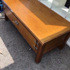 Table Coffee/ Occasional – . / Large / Wood / Tan
