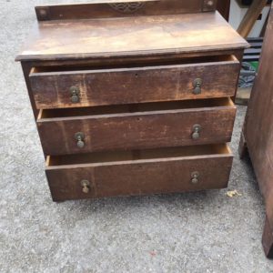 Chest Of Drawers Small (3 Drawers Or Fewer) – . / Medium / Wood / Dark Brown