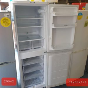 Fridge/Freezer – over 5 ft (2.A) – CAA55UK – Indesit / . / . / .