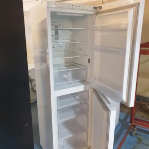 Fridge/Freezer – over 5 ft (2.A)fufl1810 – Hotpoint / . / . / .