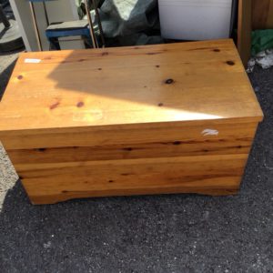 Storage Trunk/Box/Ottoman – . / . / . / Pine