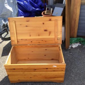 Storage Trunk/Box/Ottoman – . / . / . / Pine