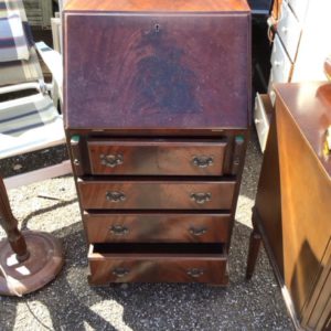 Cabinet Bureau – . / Medium / Wood / Dark Brown
