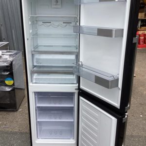 Fridge/Freezer – over 5 ft (3.A1) – GKN1682DB