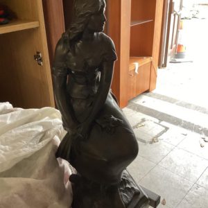 Lady Statue – . / . / Composite / Dark Brown