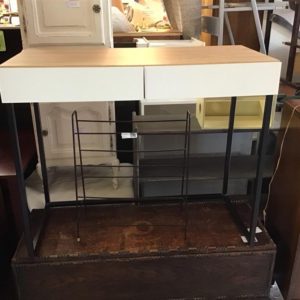 Desk With Loose Drawers – . / Medium / Wood / Beige
