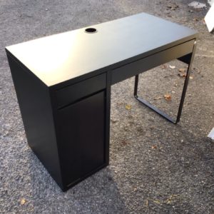 Desk  – IKEA / Medium / Composite / Black