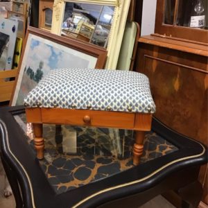 Stool/Pouffe – . / . / Wood / Beige