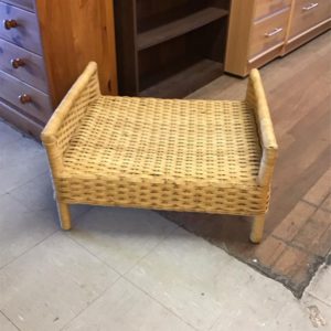 Dog Bed – . / . / Wood / .