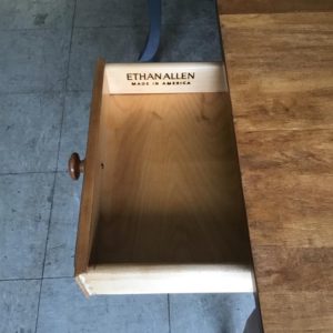 Occasional table refinished – . / . / Wood / Dark Brown