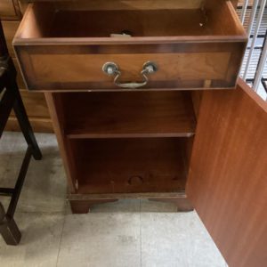 Cabinet Bureau – . / Medium / Wood / Dark Brown