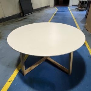 Table Coffee Round White – . / Medium / . / White