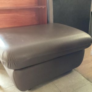 Stool/Pouffe – . / . / . / Dark Brown