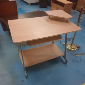 Computer Desk – . / Medium / Metal / .
