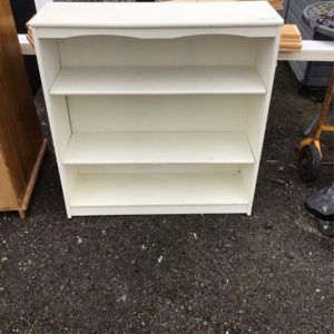 Shelves/Bookcase – . / Medium / Wood / White