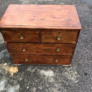 Chest Of Drawers Small (3 Drawers Or Fewer) – . / Medium / Wood / Dark Brown