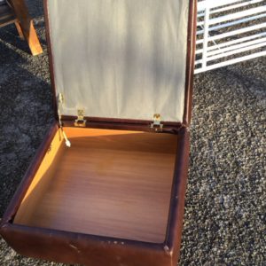 Stool/Pouffe – . / . / Leather / .