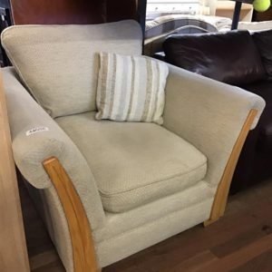 Armchair – . / . / . / Beige