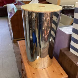 Bin – . / Small / Metal / .