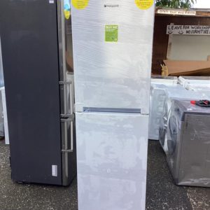 Fridge/Freezer – over 5 ft (3.A1) – SMX85T1UW – Hotpoint / Large / . / White