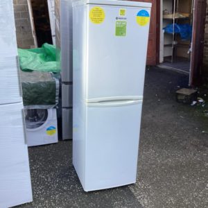 Fridge/Freezer – over 5 ft (2.A) – HSC574W – Hoover / . / . / .
