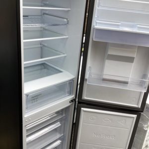 Fridge/Freezer – over 5 ft (3.A1) – RB34C632EBN – Samsung / . / . / .