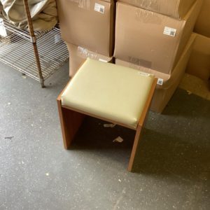 Stool/Pouffe – . / Small / Wood / Pine