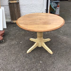 Kitchen Table Medium – . / Medium / Wood / Pine