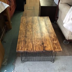 Table Coffee/ Occasional – . / Medium / Wood / Pine