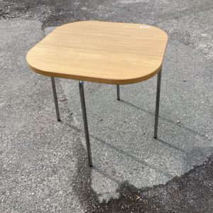 Kitchen Table Medium – . / . / Wood / Pine