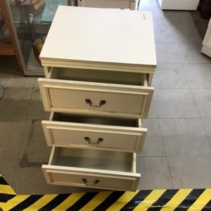 Chest Of Drawers Small (3 Drawers Or Fewer) – . / . / Composite / White