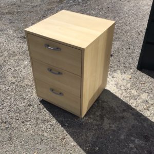 Chest Of Drawers Small (3 Drawers Or Fewer) – . / . / Wood / Cream